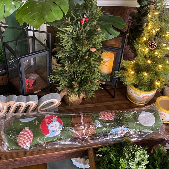 Pottery Barn Kids Felted and Fun Tree Shaped Pocketed Advent Holiday Calendar🎄 - Picture 3 of 16